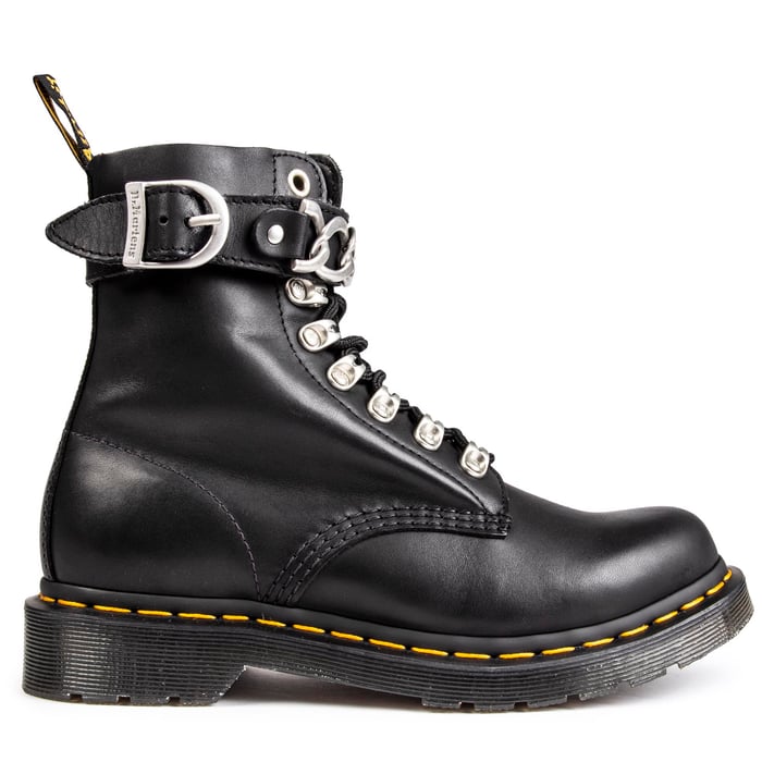 landheer in verlegenheid gebracht Landelijk Womens Black Dr Martens 1460 Pascal Chain Boots | Soletrader